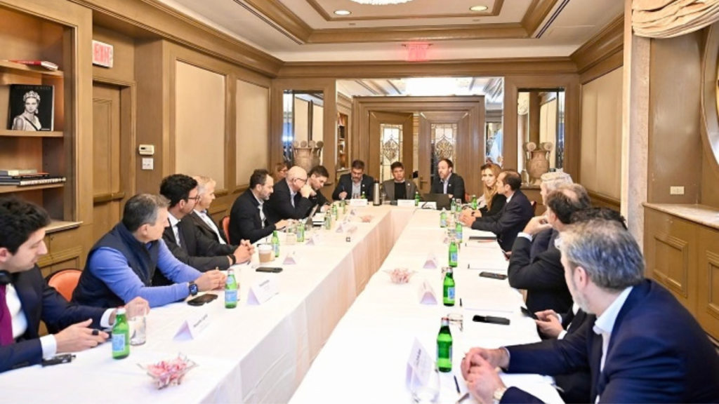 Javier Timerman en entrevista con Maximiliano Montenegro analizando las reuniones de Axel Kicillof y el gobierno argentino en Wall Street.