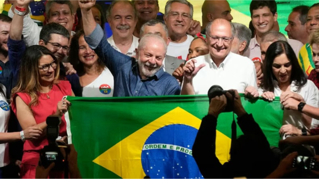 Daniel Schteingart desglosa en Plan M la matemática del triunfo de Lula: participación, el "Santiago Caputo de izquierda" en redes y lecciones de economía.